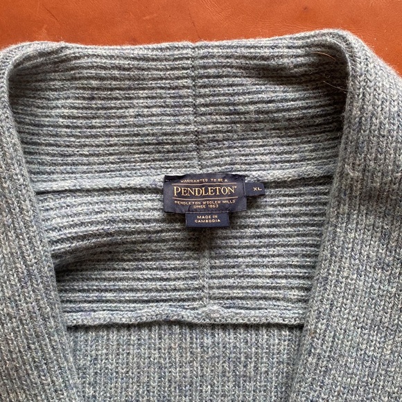 Pendleton Shetland Wool Cardigan XL like new - Picture 2 of 8